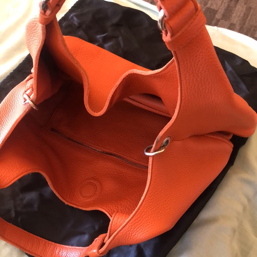 $2400 BOTTEGA VENETA CAMPANA Leather Hobo Bag - Picture 3 of 7